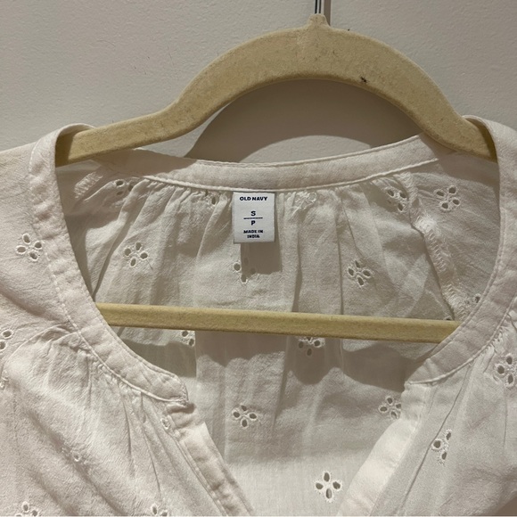 Eyelet Blouse - Picture 2 of 4